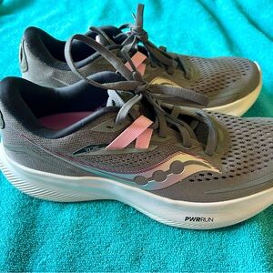 Saucony Ride 15 - sz 8.5